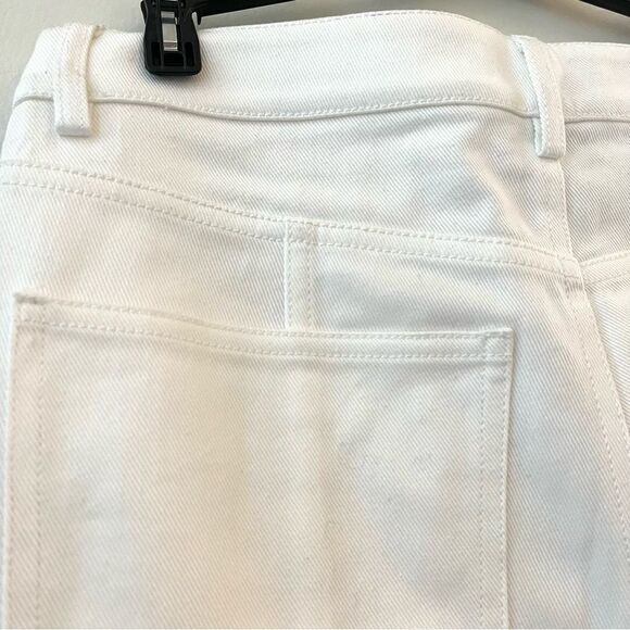 St John White Denim Pants with Silver Logo Button and Stretch Women’s Size 6 NWT - Picture 9 of 11